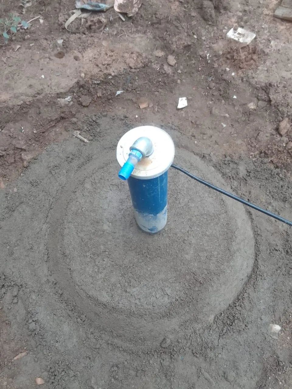 Trabalhamos com perfuração de poço semi artesiano. 