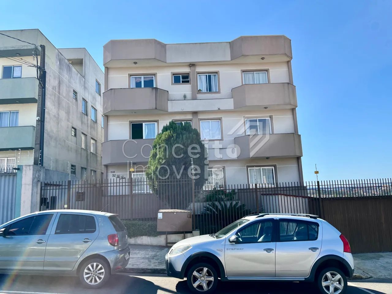 Edifício San Juan - Uvaranas - Apartamento