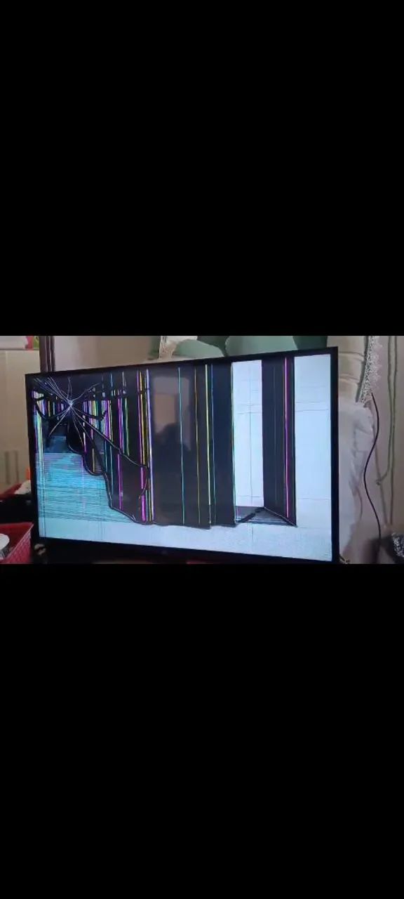 TV LG 32 Polegadas (Display trincado) - Foto 3
