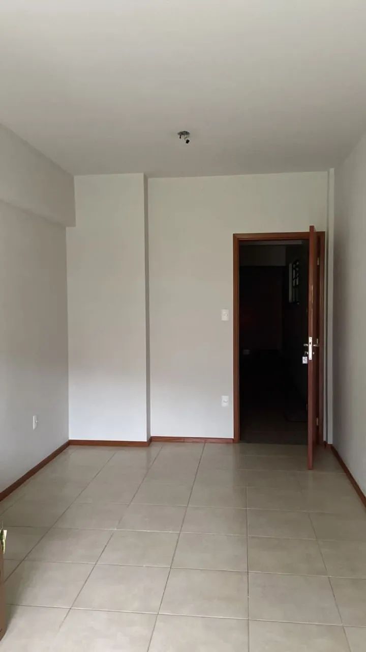 Apto 02 quartos, Av Rio Branco