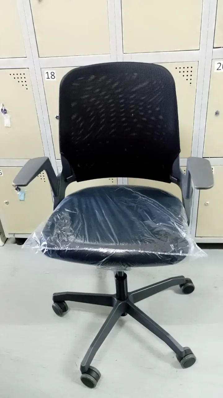 Cadeira de Escritório  - My Chair da Marca Flexform.