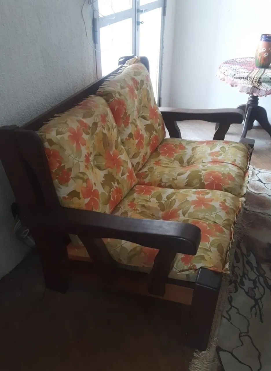 Sofá antigo 2 e 3 lugares madeira de lei maciça embuia  - Foto 3