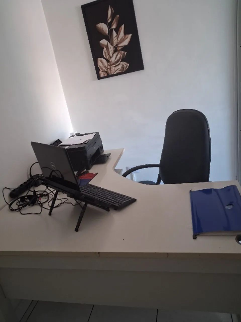 Mesa de escritorio + cadeira