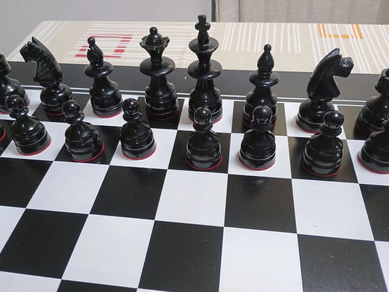 Jogo de xadrez de madeira nobre com tabuleiro  - Foto 2