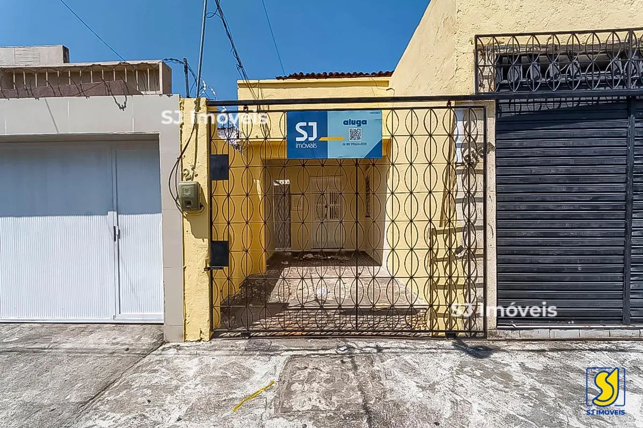 Casa com 1 suíte, 1 quarto e quintal próximo ao Shopping Benfica