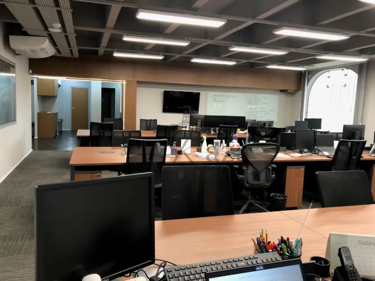Sala Sobreloja - Jardim América - 400m² - Alto Padrão.