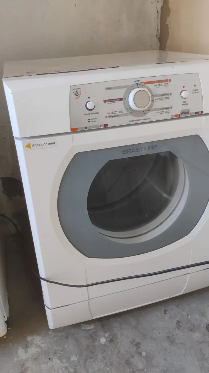Secadora de roupas 1.200 funcionando perfeitamente.