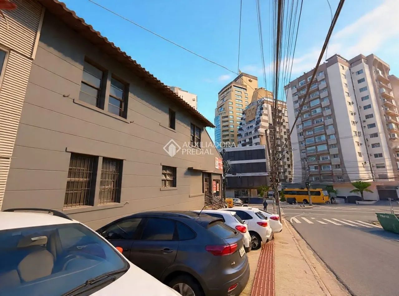 Loja Comercial de Esquina com 404m², Mezanino e 8 Vagas Privativas no Centro de Florianópo - Foto 3