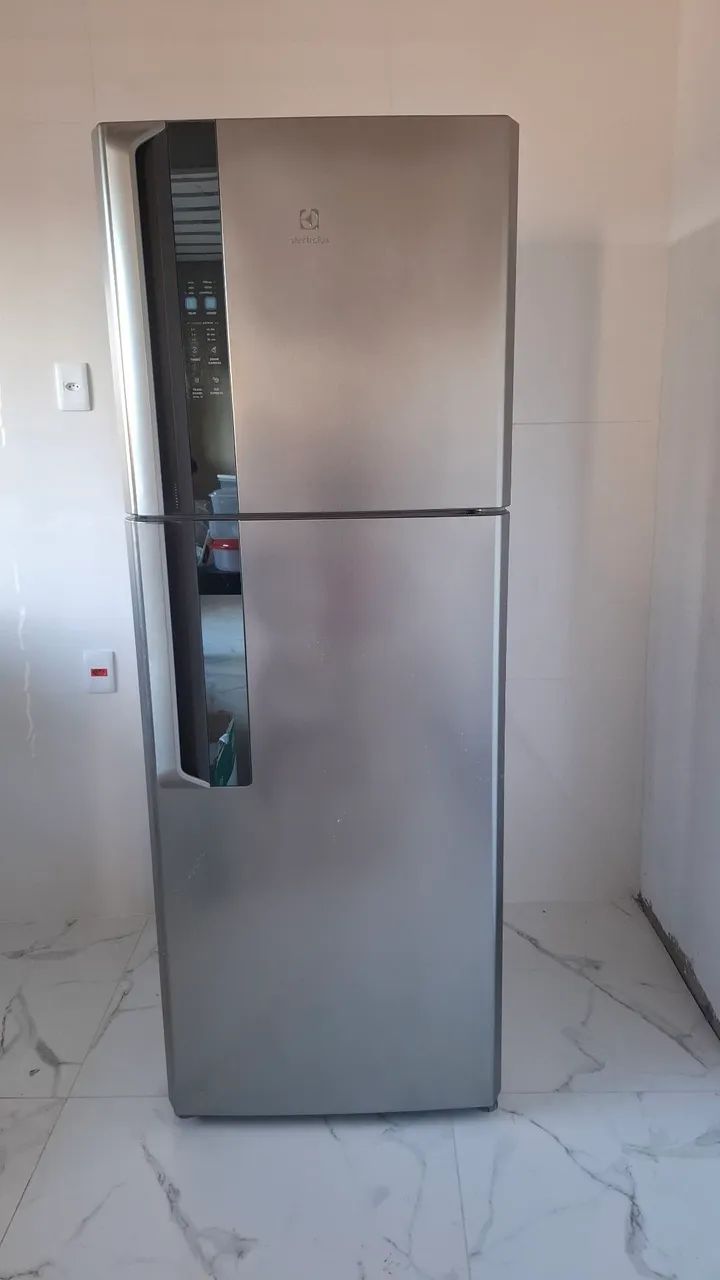 Geladeira Eletrolux df56s