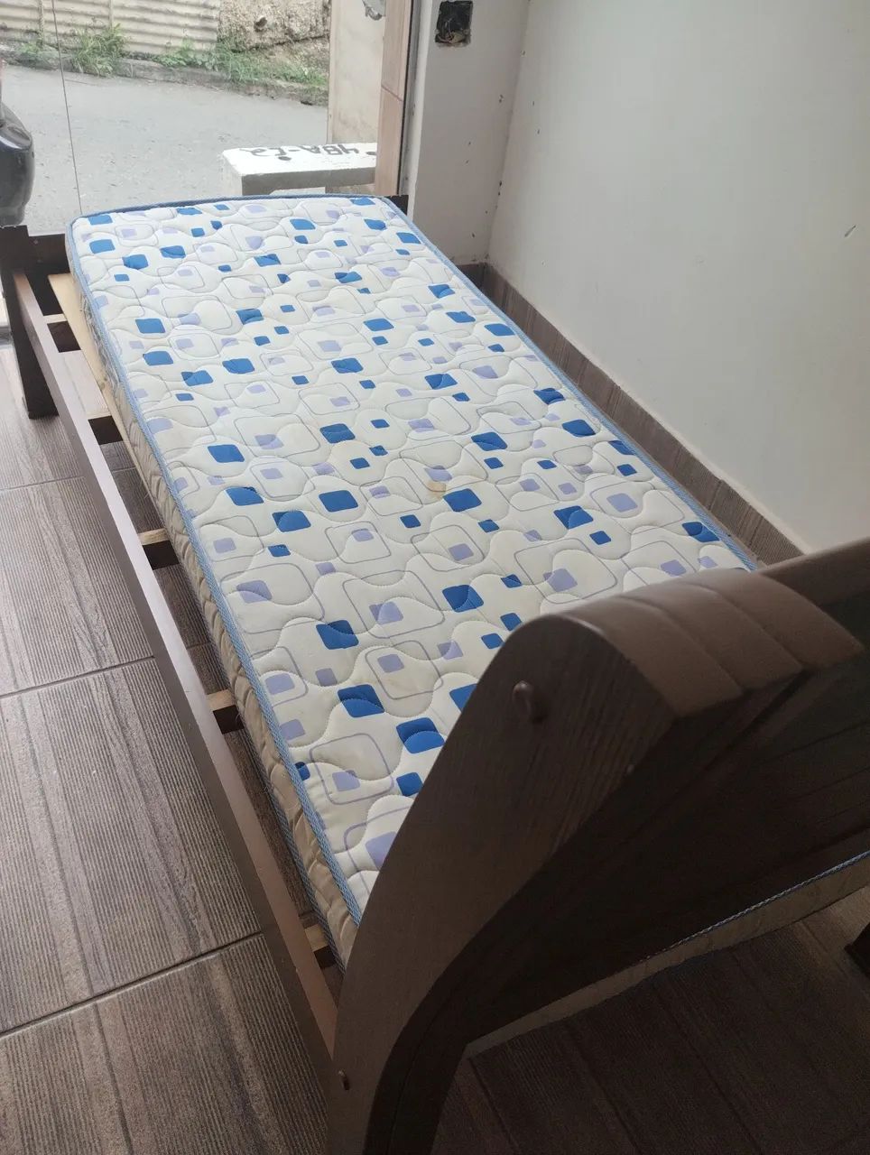 Cama de madeira solteiro com colchão entrega e monta  - Foto 3
