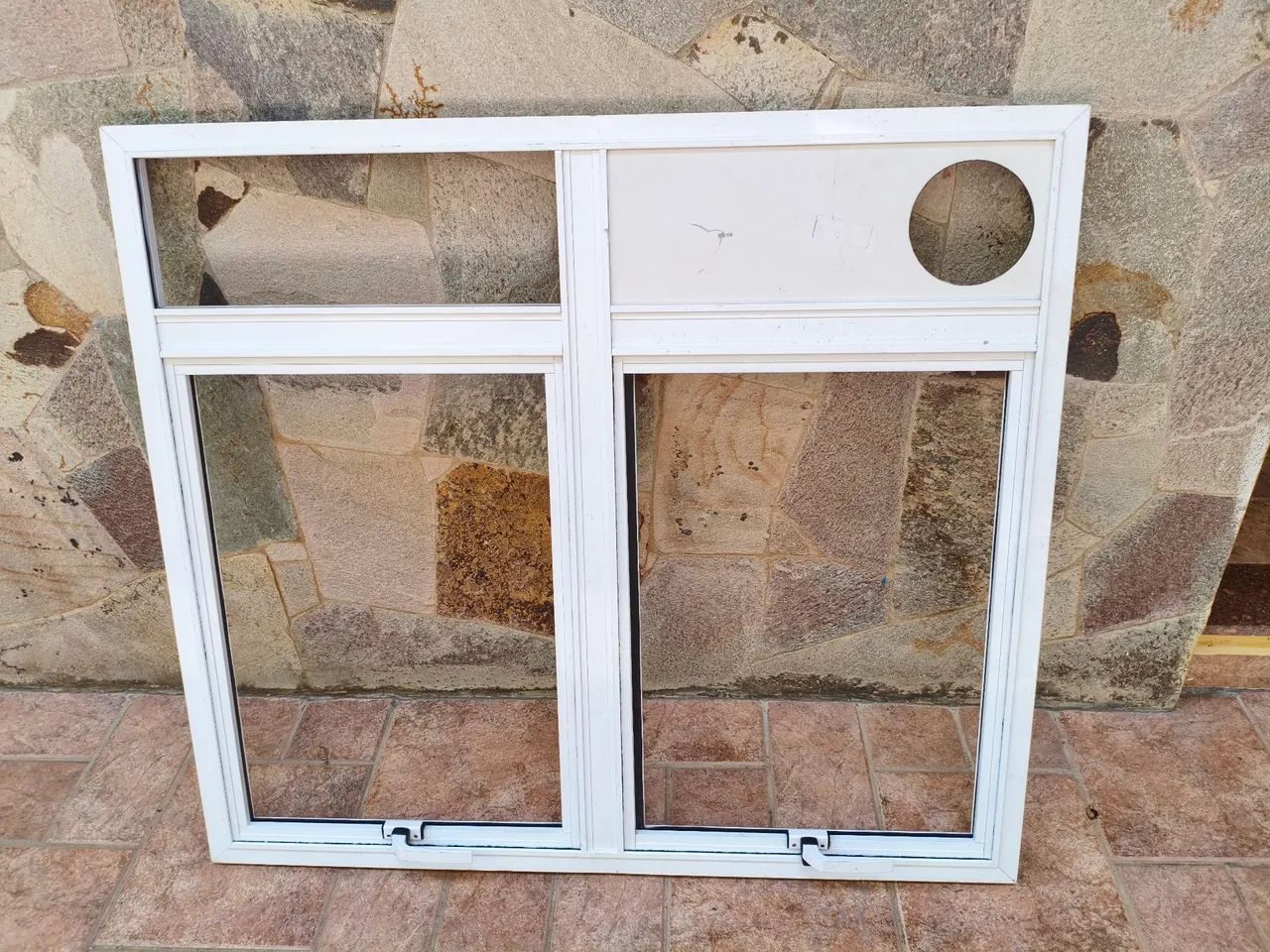 Janela basculante alumínio branco 1,09 por 97cm