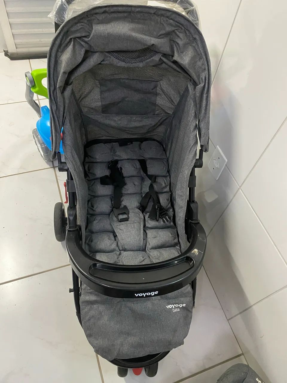 Carrinho de bebê voyage com bebê conforto  - Foto 3