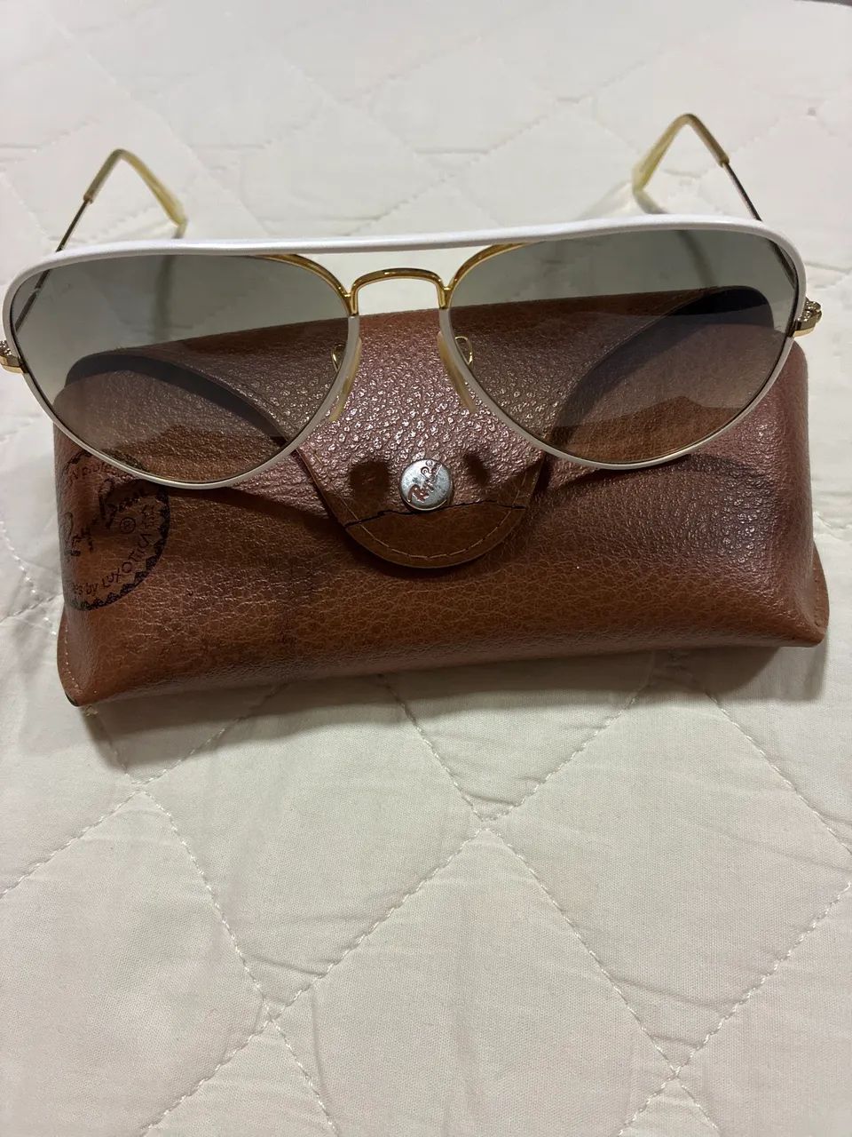 Vende-se Ray Ban branco original