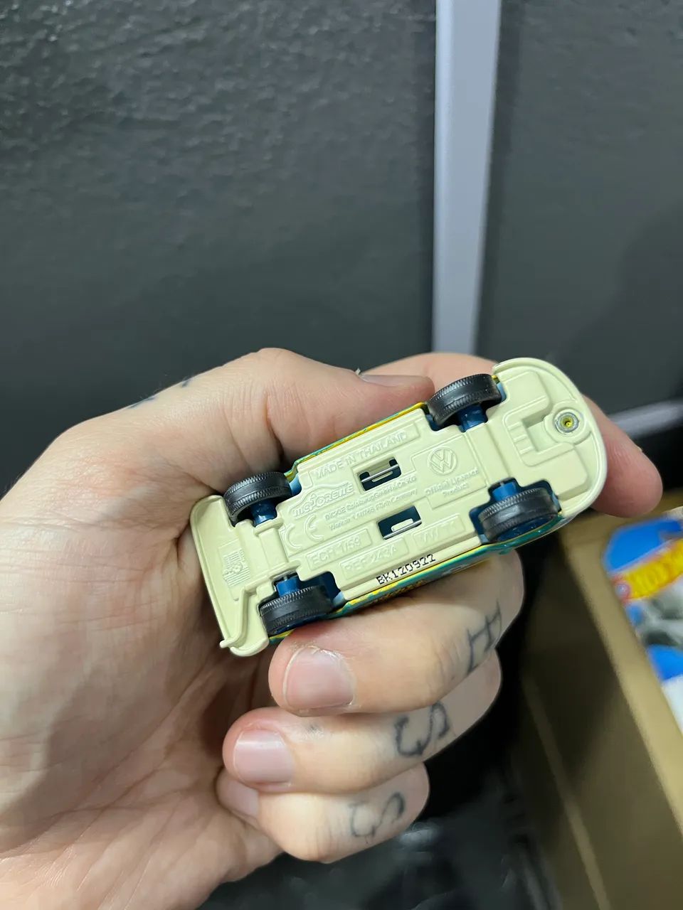 Miniatura Majorette Volkswagen Kombi 1:64 - Foto 4