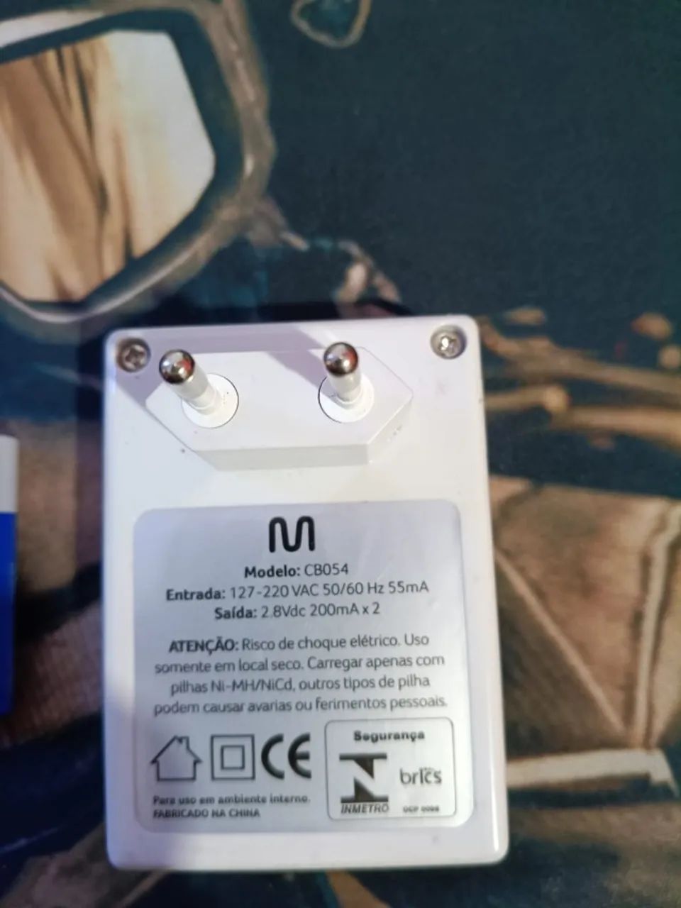 Carregador de Pilhas da marca Multi + 4 pilhas recarregáveis  - Foto 2