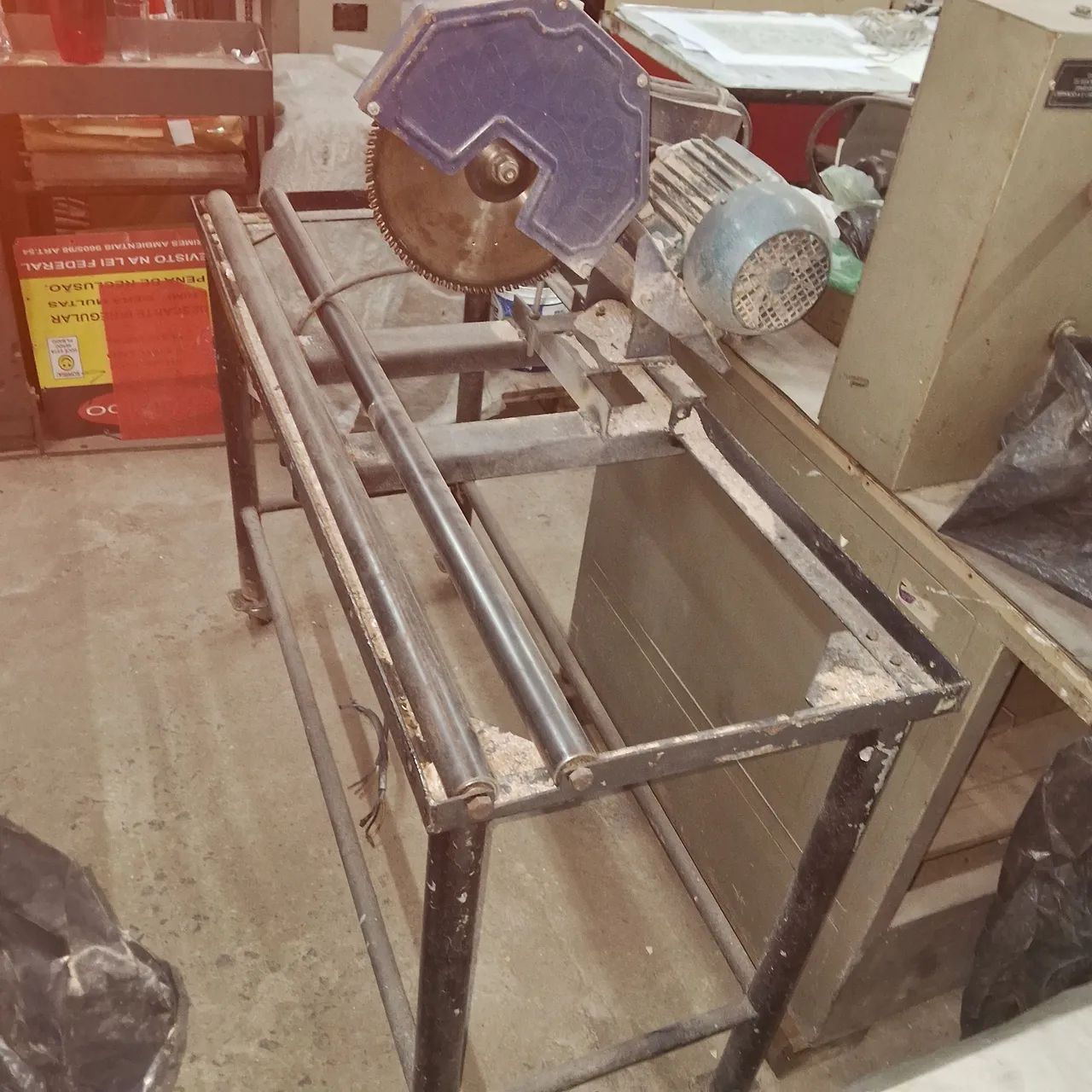 Vende-se Gráfica Completa utilizando  papéis de reúso e tocos de bobinas  - Foto 2