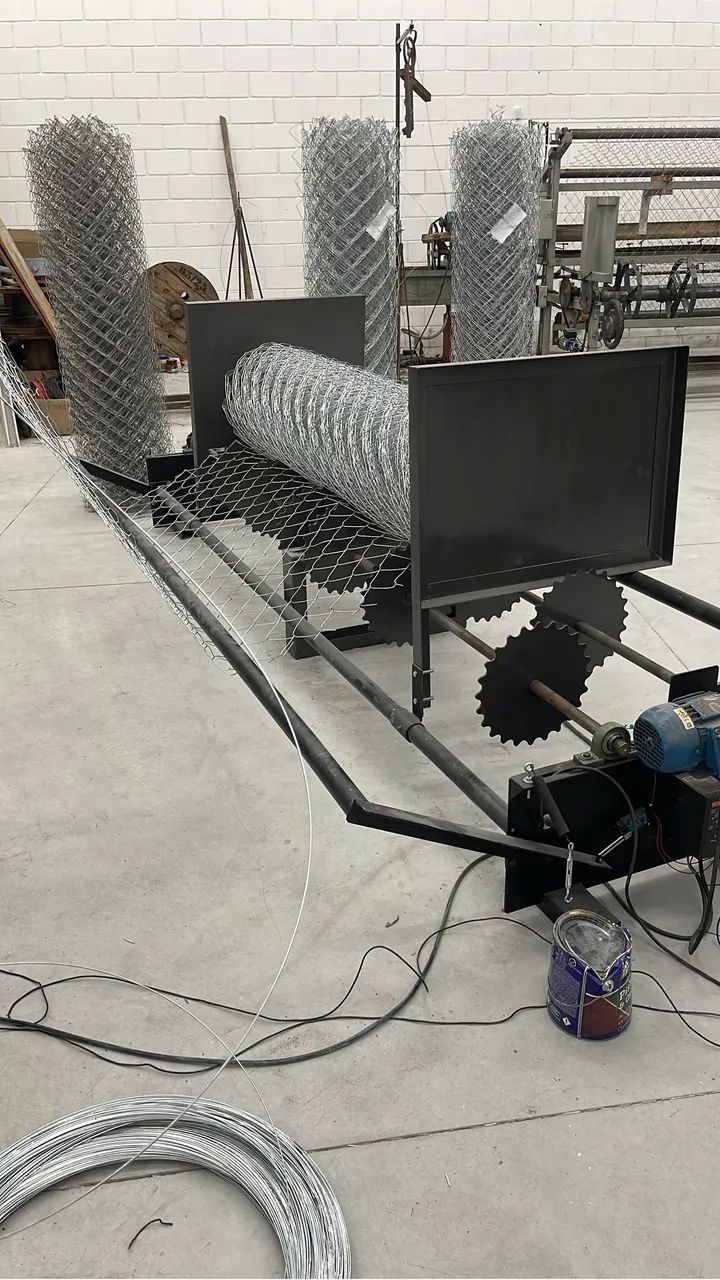 Vende-se máquina Automatica de fabricar tela de alambrado - Foto 3
