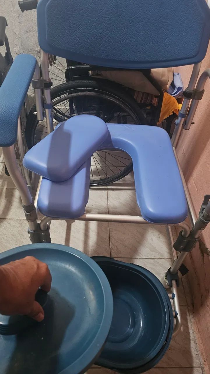 Cadeira de roda de banho em alumínio  - Foto 2