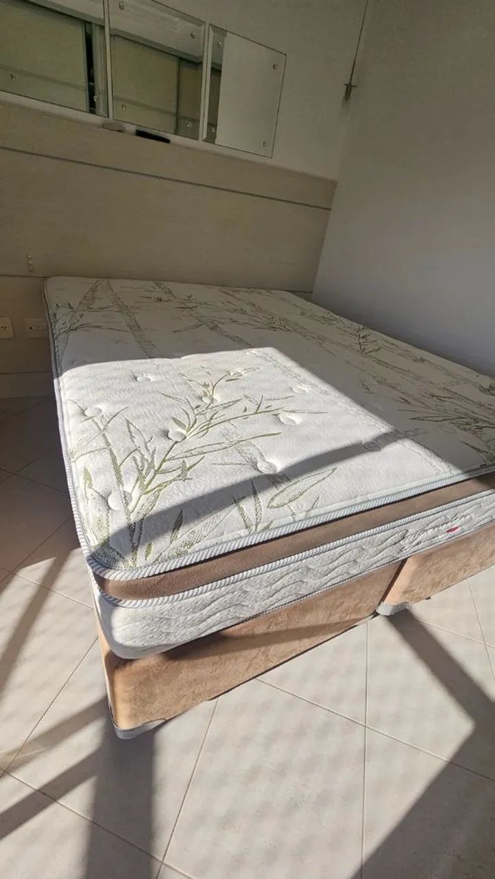 Cama Box e Colchão Queen ótimo estado
