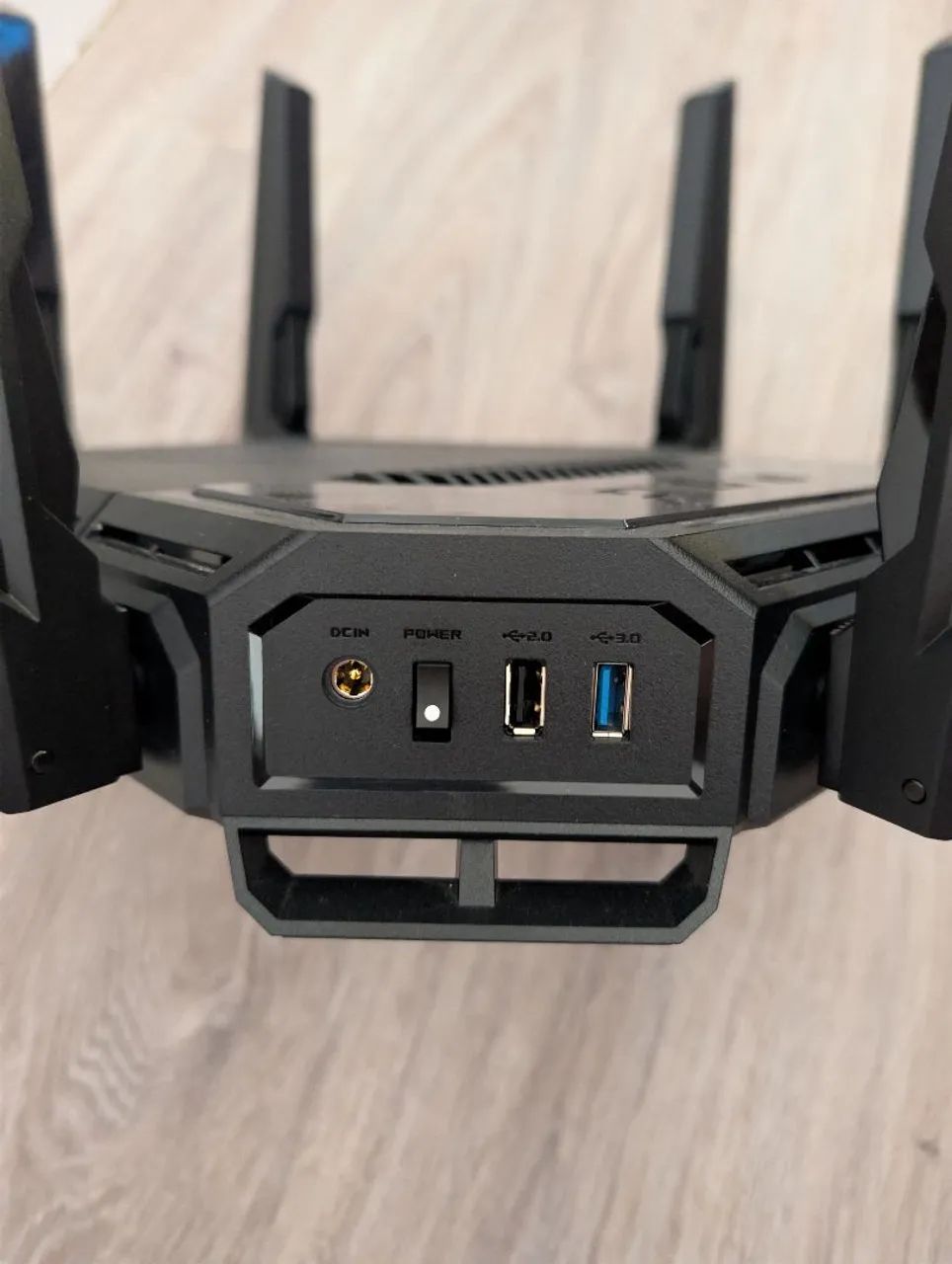 ASUS ROG Rapture GT-BE98 Pro Wi-Fi 7 BE30000 - 10Gbps - Foto 5