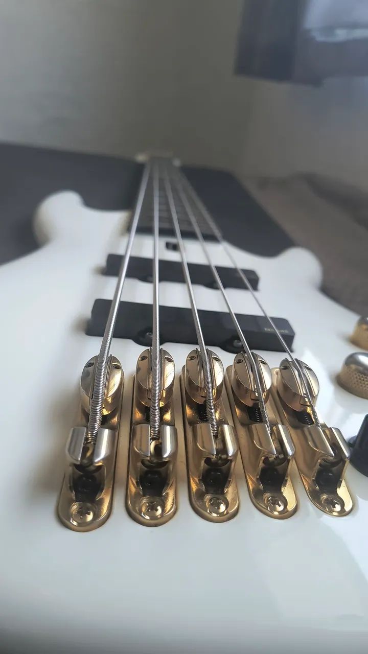 Contra baixo Yamaha bbne2  - Foto 2