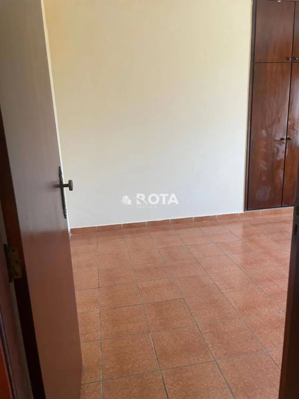 Casa com 3 quartos, ampla, térrea, de esquina. - Foto 4