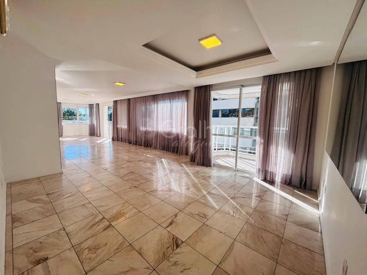 4 quartos e 3 vagas de garagem na Agronômica - Foto 4