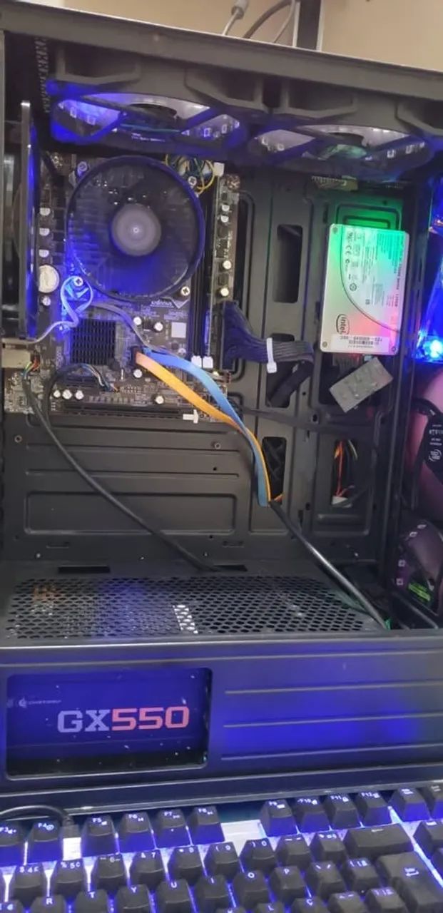 pra vende ligeiro leia a descrição e deixando BEM CLARO É SO A CPU - Foto 2