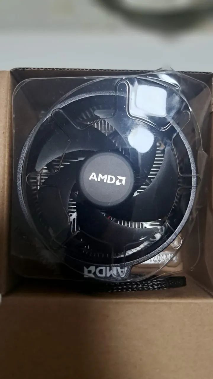 Processador gamer AMD Ryzen 5 2400G YD2400C5M4MFB de 4 núcleos e 3.9GHz  com cooler - Foto 5