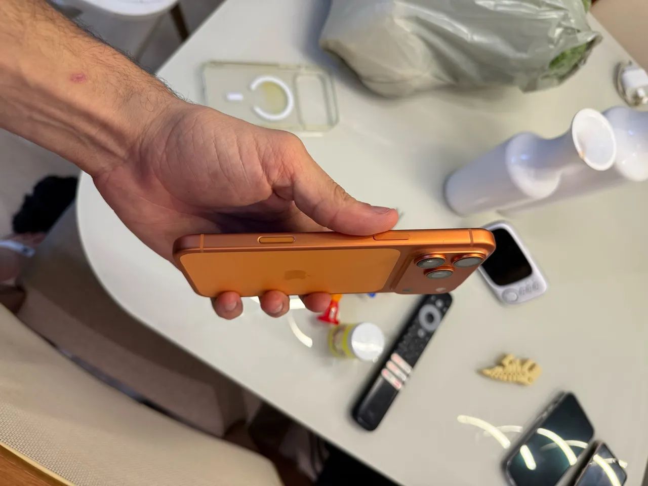 iPhone 17 pro max 99 bateria  - Foto 2