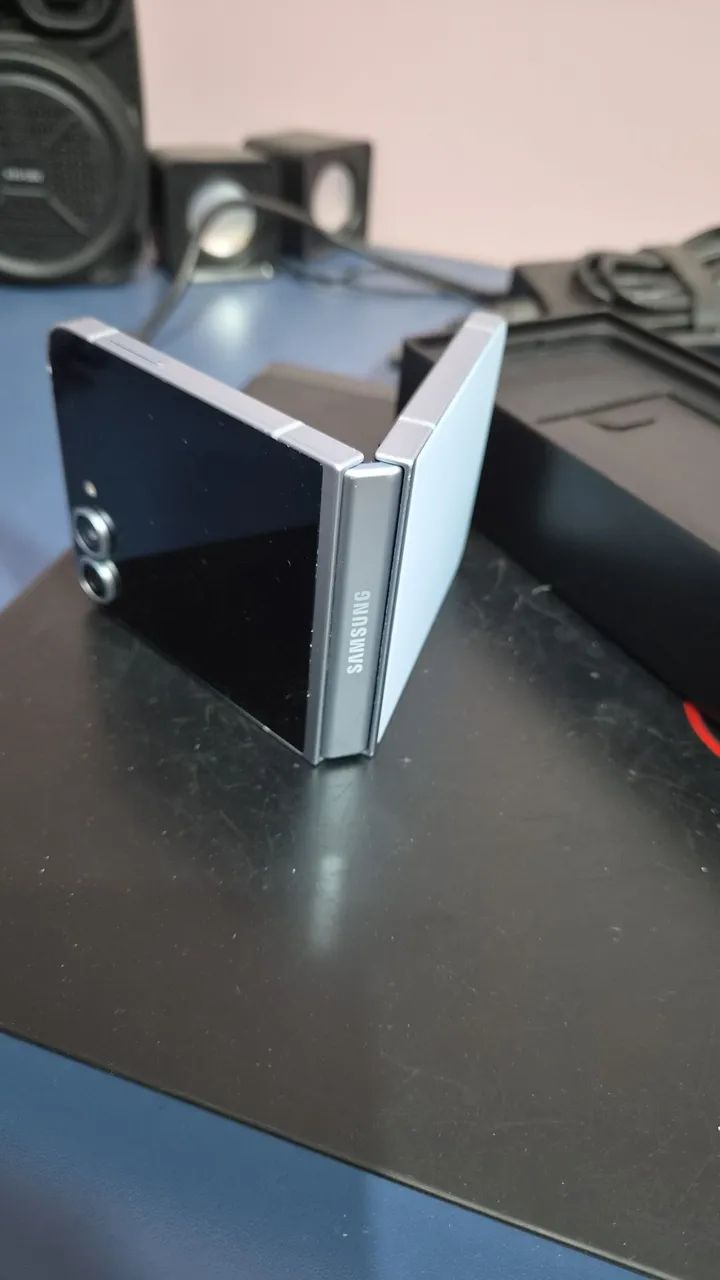 Samsung Galaxy Z Flip 6 - Foto 2