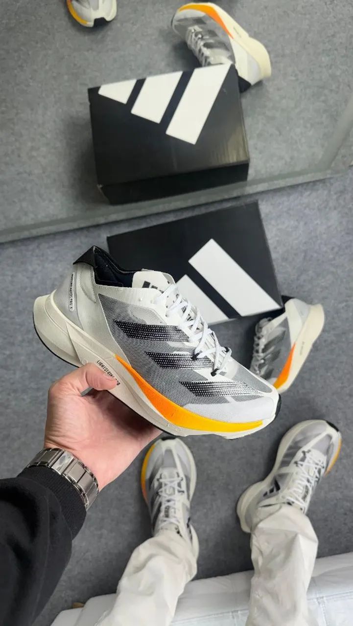 Tênis Adidas Adizero Adios Pro 3 branco e laranja - Calçados