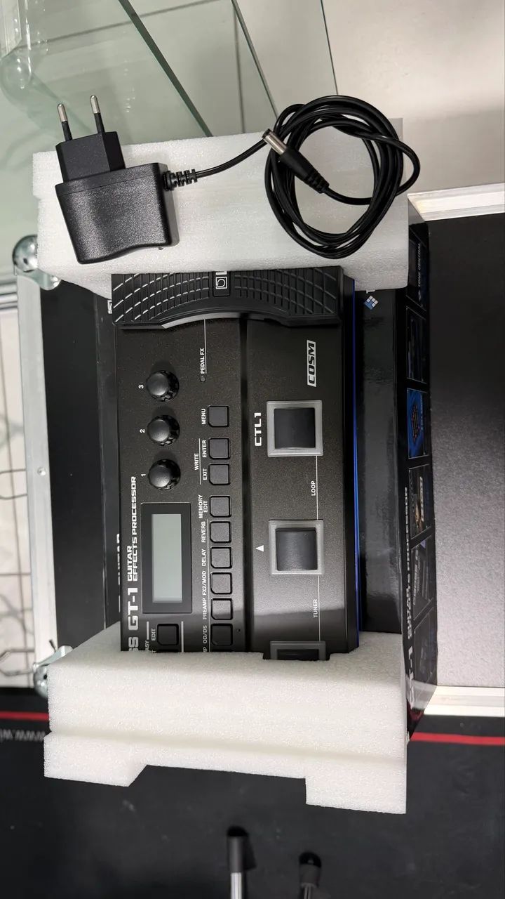 Pedaleira de Guitarra Boss GT-1