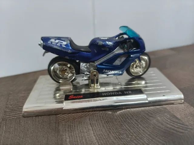Kit 4 Miniatura Moto Motocicleta Honda e Suzuki 1/18 com base