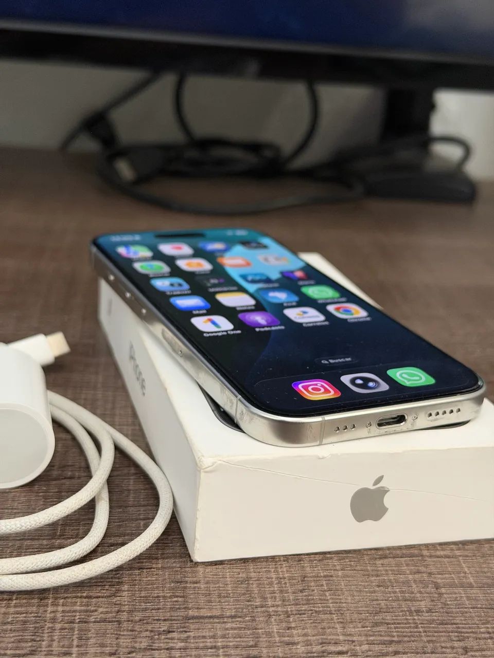 iPhone 16 pro White Titanium  - Foto 3