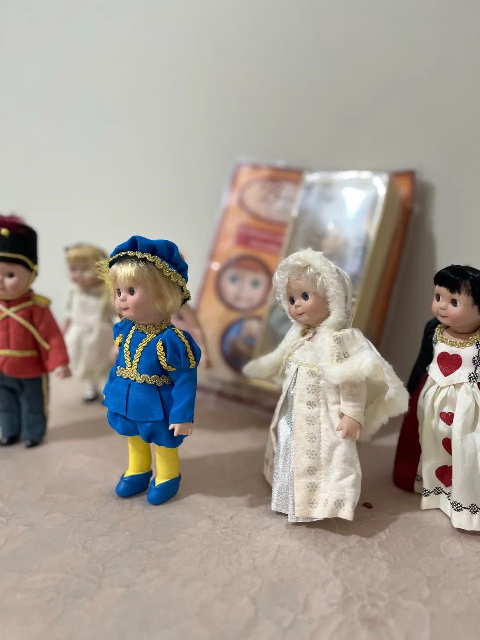 Bonecos de porcelana colecionáveis, planeta diagostine.