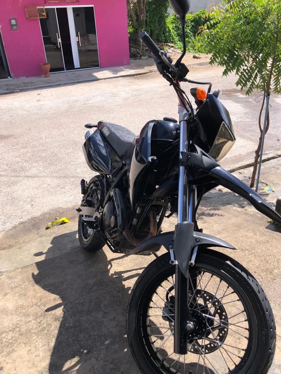 Moto Yamaha preta  - Foto 3
