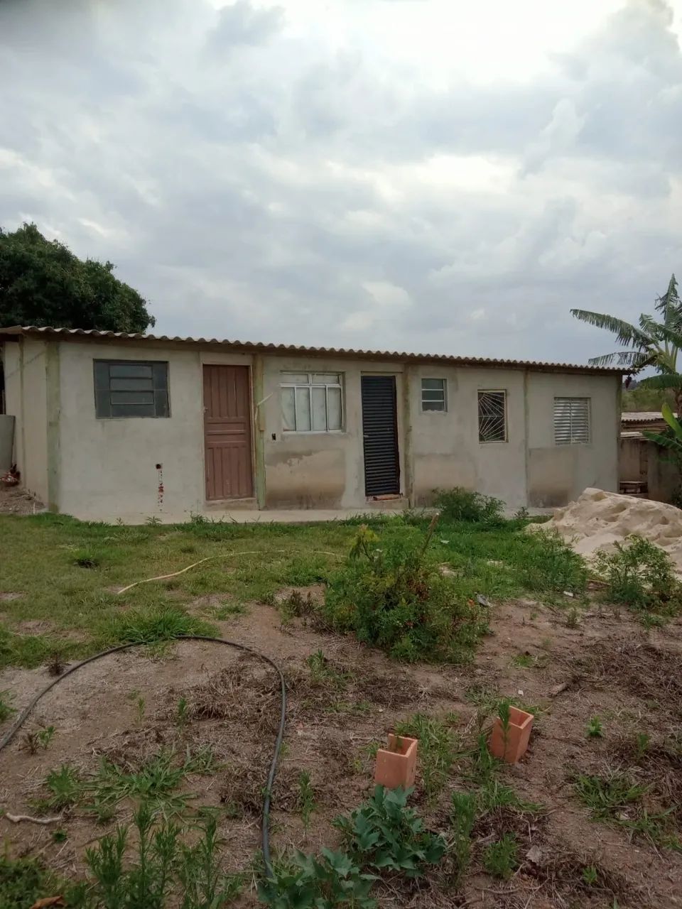 Sítio no bairro da Sabiaúna (( Itapetininga)) com ((1.5 alqueires e meio)) moradia simples