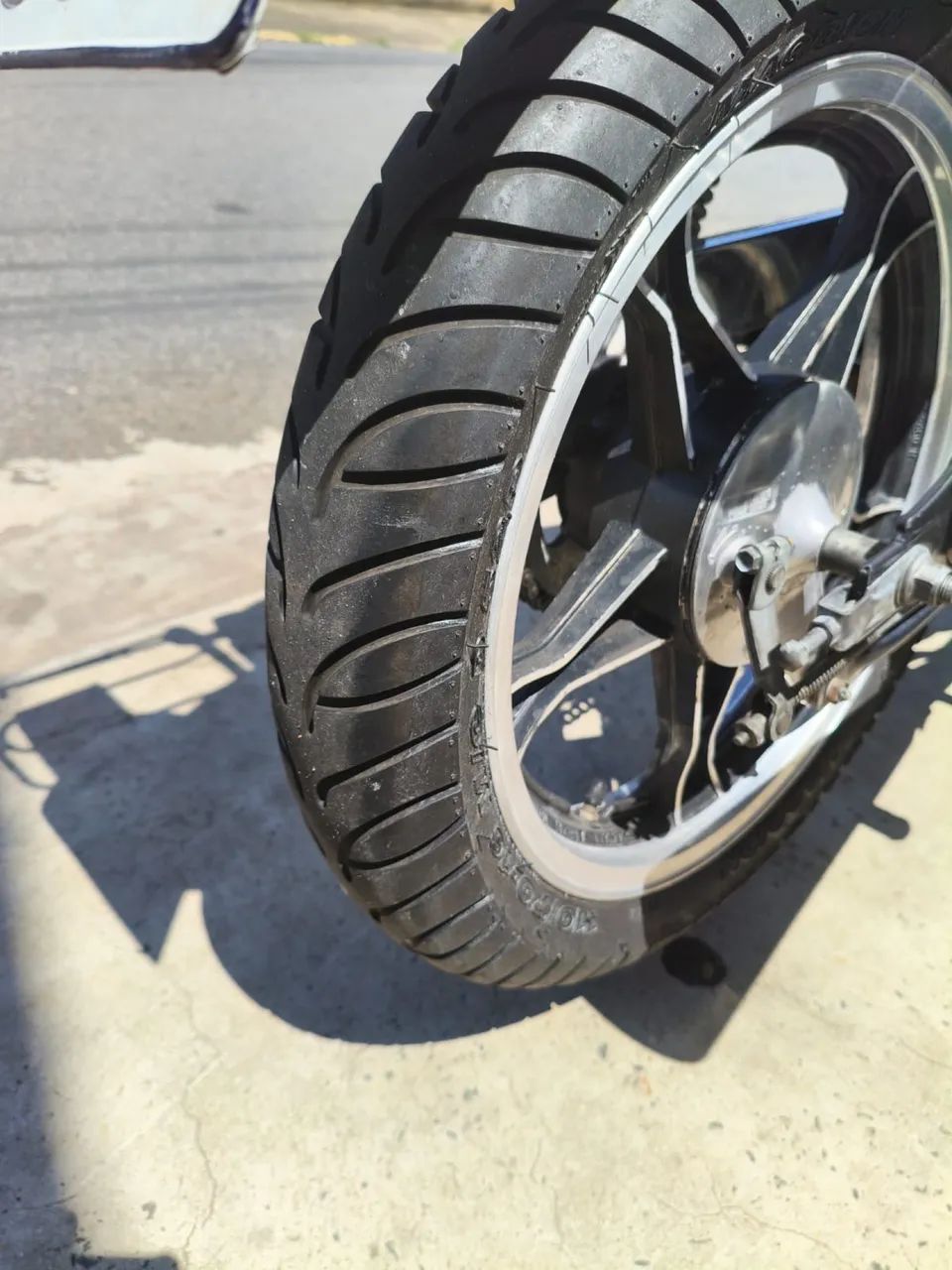 Suzuki Intruder 125 - Foto 4