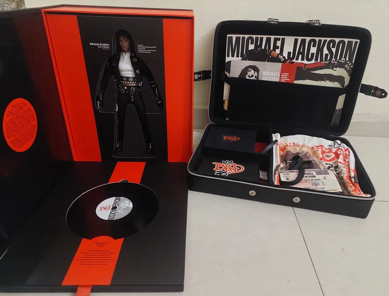 Michael jackson Maleta Bad25 & Hot toys figure. ORIGINAIS E RAROS
