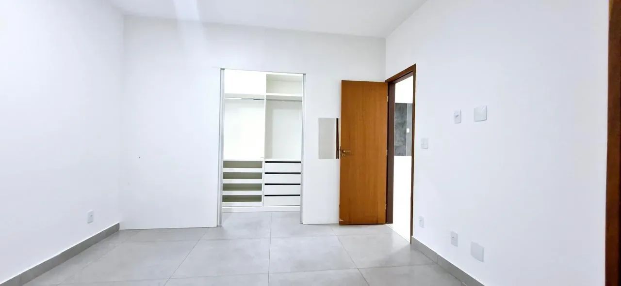 Casa linear No Vale dos Cristais em Macaé