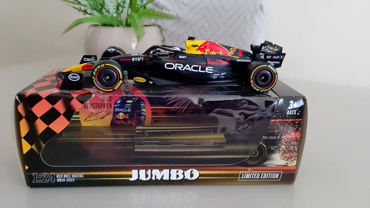 Red Bull Racing RB19 (2023) - Max Verstappen - Foto 3