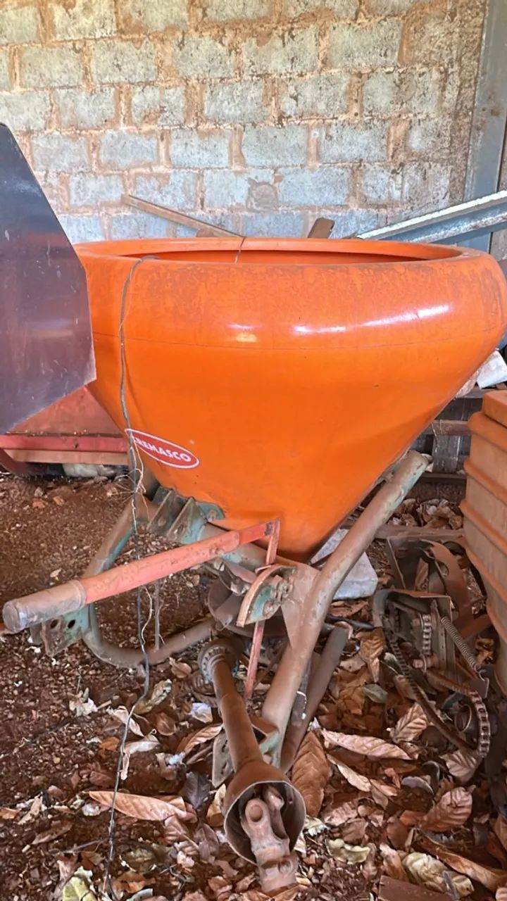 Adubadeira Semeadeira - Cremasco  