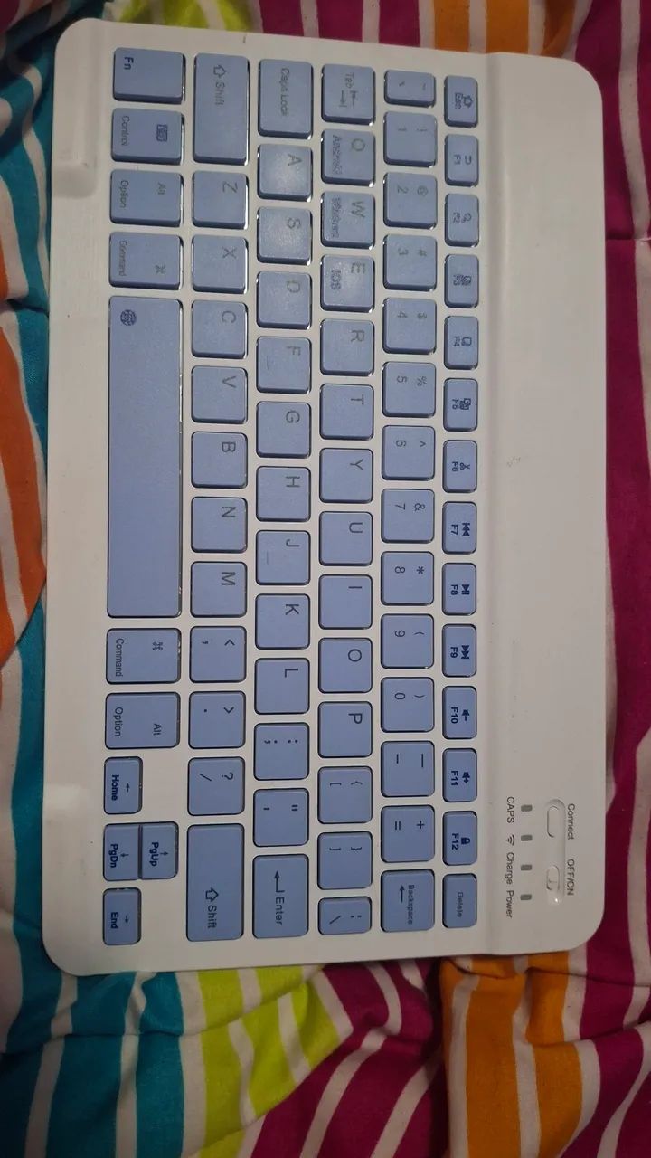 Vendo teclado Bluetooth azul para tablet