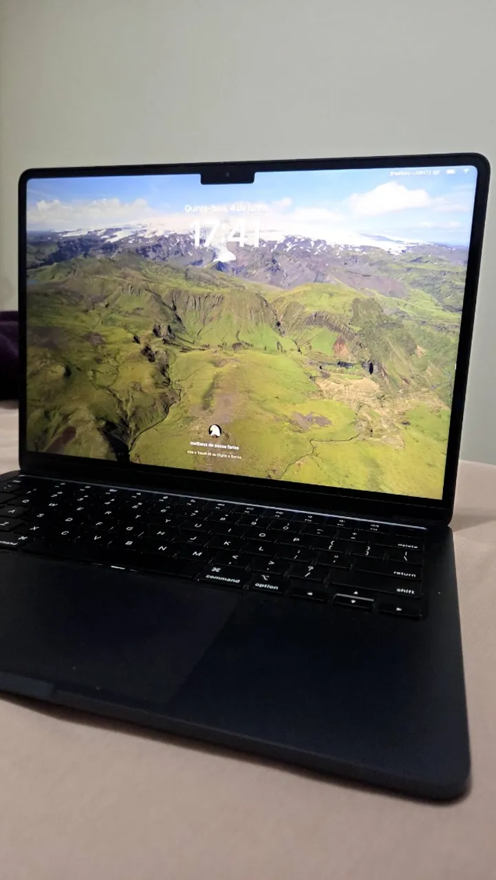 MacBook Pro 14, M2 Max, 64GB de memória ram e 1TB de SSD. Cor