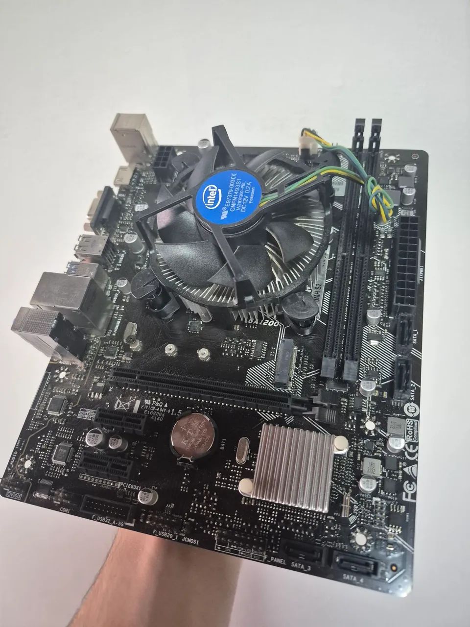 Kit upgrade i3 10 geração placa mãe H610M - Foto 2