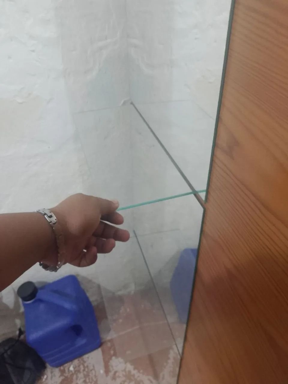 Painel com espelho  e prateleira de vidro - Foto 3