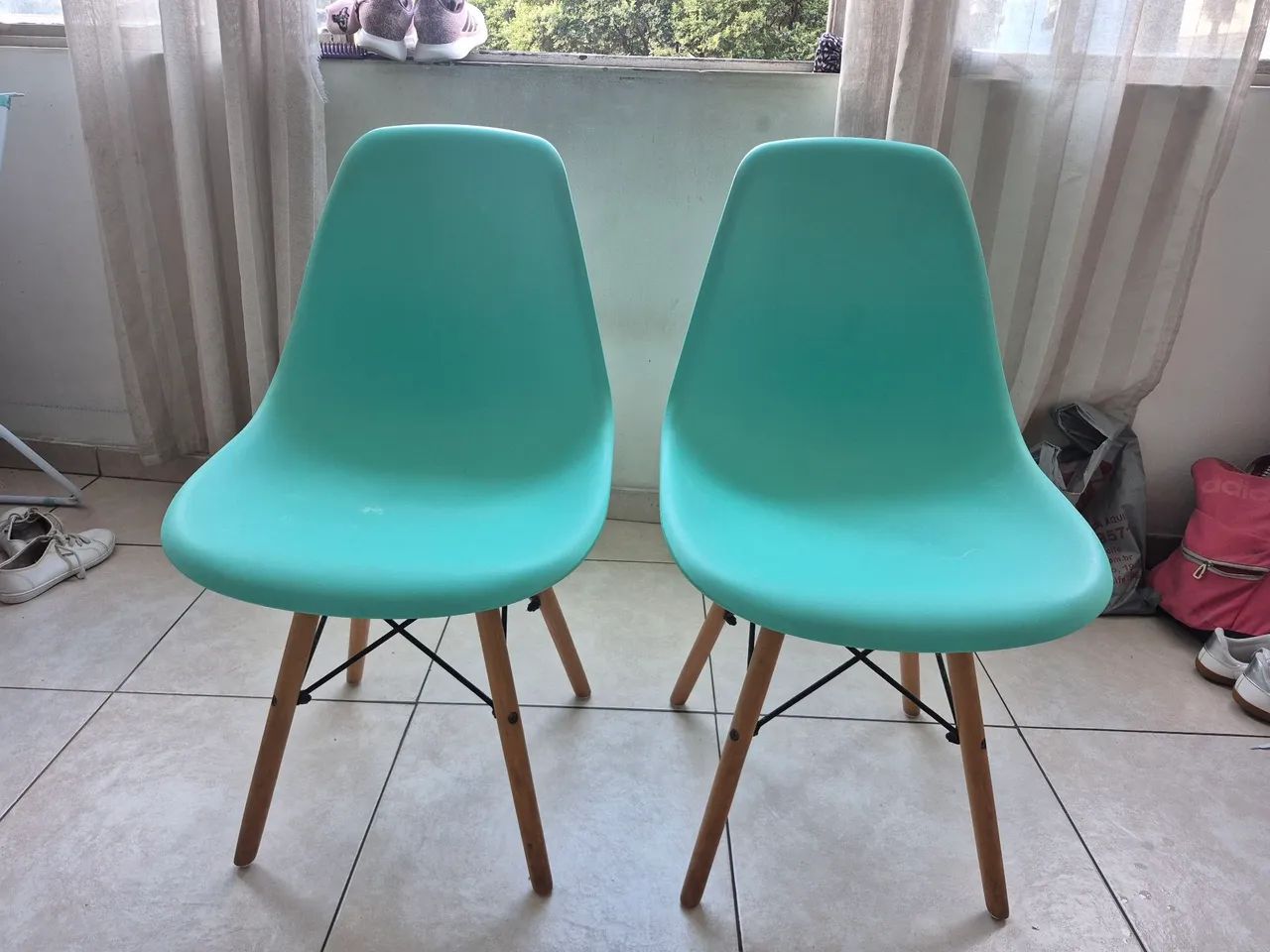 Vendo 2 Cadeiras Eames - Foto 4