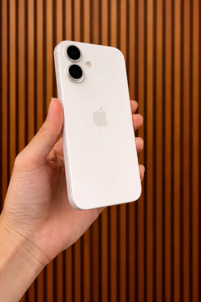 Apple iPhone 16 128GB ホワイト バッテリー100% Apple iPhone 16 (128 GB) - Branco - Distribuidor Autorizado