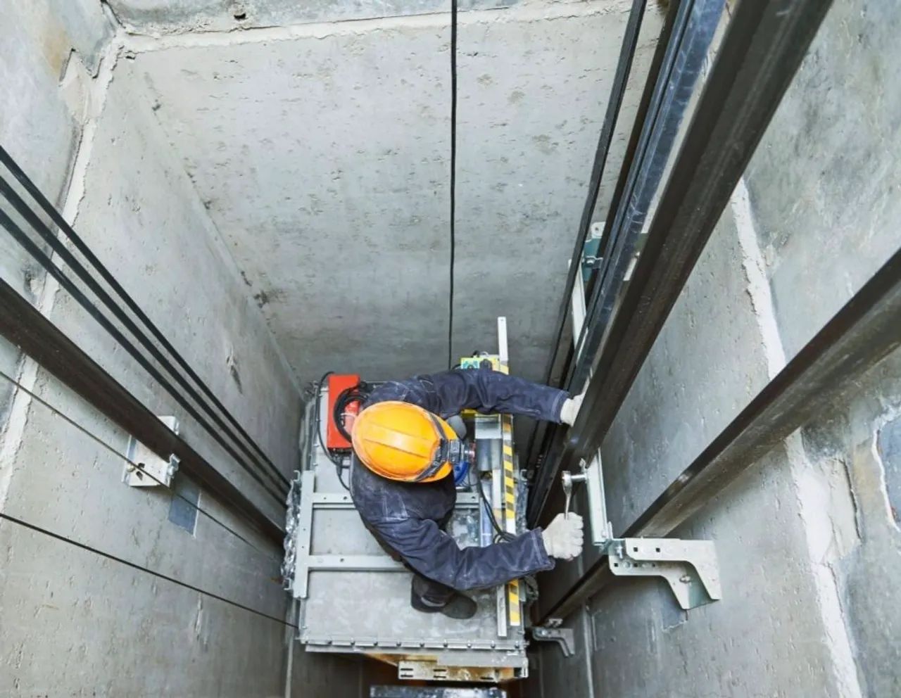 VAGA PARA MONTADOR DE ELEVADORES  - Foto 4